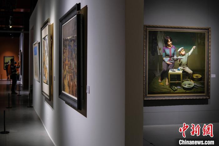 第五届中国油画展重庆开展 以艺术展时代变迁